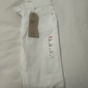 Levi’s White 721 High rise skinny ankle jeans. Size 2/26, new with tags
